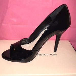 BCBG Black Peep Toe heel!